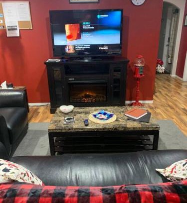 Sylvan Lake Apartment | Cozy Lodge Suite