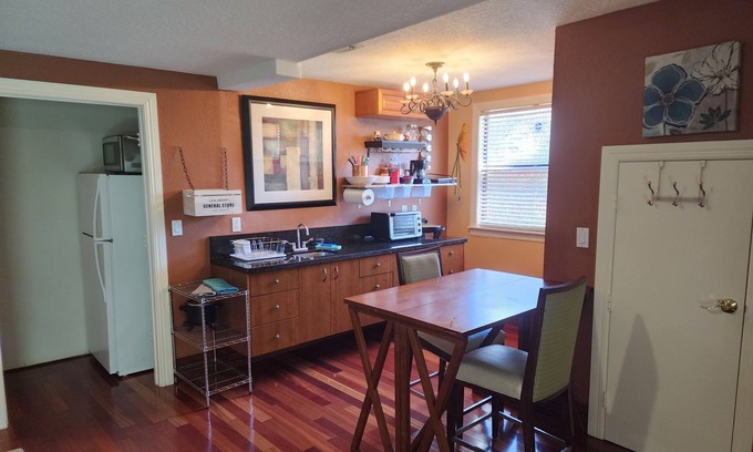 Plantation Apartment | Cozy Loft with WiFi/AC in charming Plantation