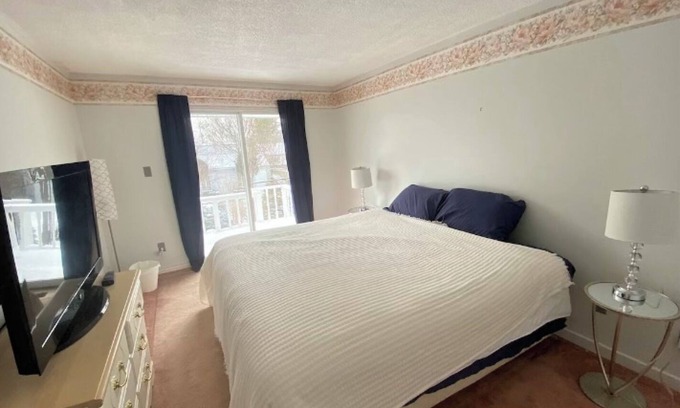 White Oaks House | COZY LONDON 5 BDRM HOME-MINS FROM ALL AMENITIES