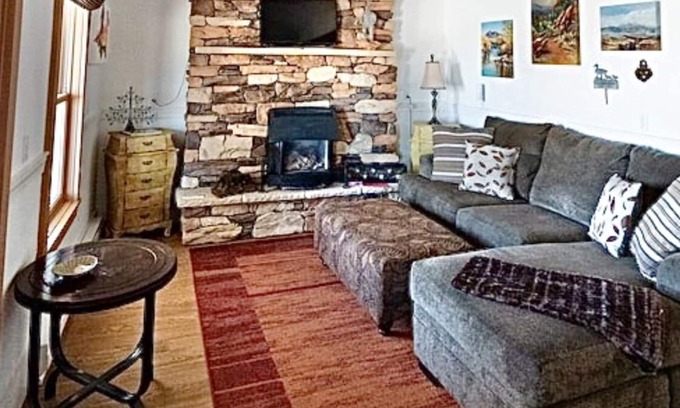 Westcliffe House | Cozy Main street cottage with fireplace, porch and full kitchen... dogs allowed!