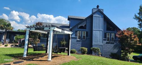 Hampton Bed & Breakfast | Cozy Mobay