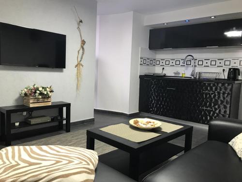 Netanya Apartment | Cozy modern apartment near the sea in city center