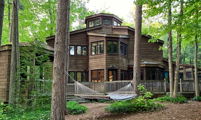 Grand Bend Cottage | Cozy + Modern