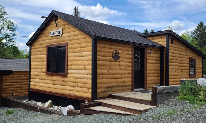Rockwood Cabin | Cozy Modern Cabin