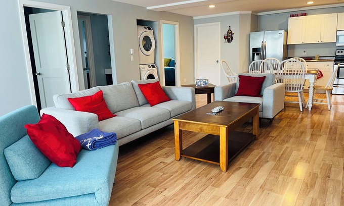Burien House | Cozy modern casita! Near SeaTac airport