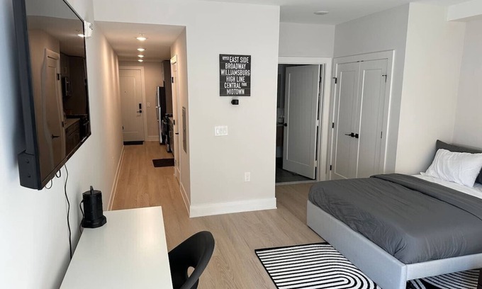 Historic Downtown Apartment | Cozy Modern Studio Apartment
