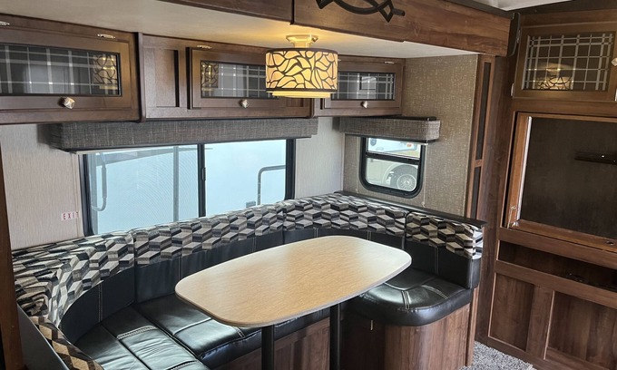 Sun Bay South House | Cozy Modern Trailer in the Heart of South Tampa