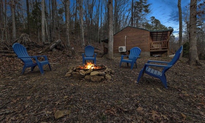 Stanton Cabin | Cozy Mountain Cabin near Red River Gorge, Hollerwood and more! Pet Friendly