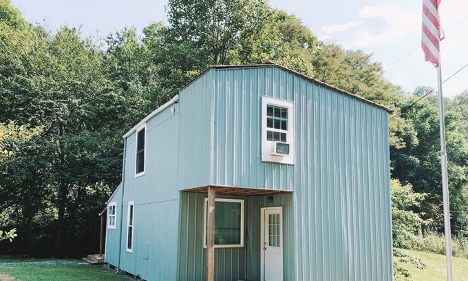 Northfork Cabin | Cozy Mountain Cabin within minutes to Hatfield McCoy and Outlaw Trails