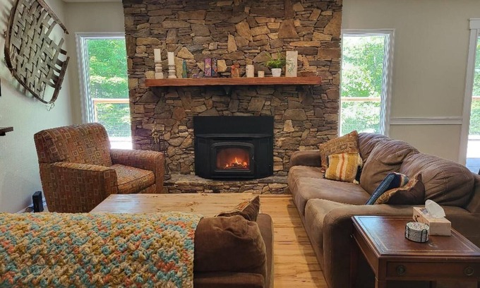 Pisgah Forest House | Cozy Mountain Home close to Brevard and 2 state parks-Pisgah & DuPont