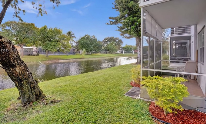 Lauderhill Apartment | Cozy & neat Lake view apartment, 10 min Hard Rock Guitar and Fort Laud airport.