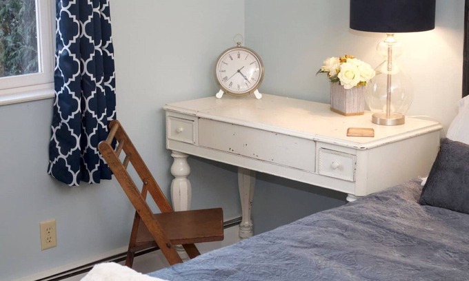 Walloon Lake Apartment | Cozy Nest in Walloon Village