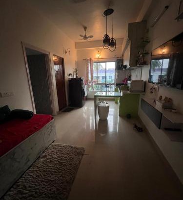 Kolkata Apartment | Cozy nest with sky view