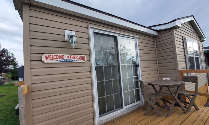 Niagara-on-the-Lake House | Cozy Niagara on the lake cottage in Vine Ridge Resort