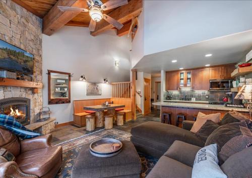 Truckee Apartment | Cozy Northstar Village Condo Walk to Lifts 2 Full BA Excellent Location