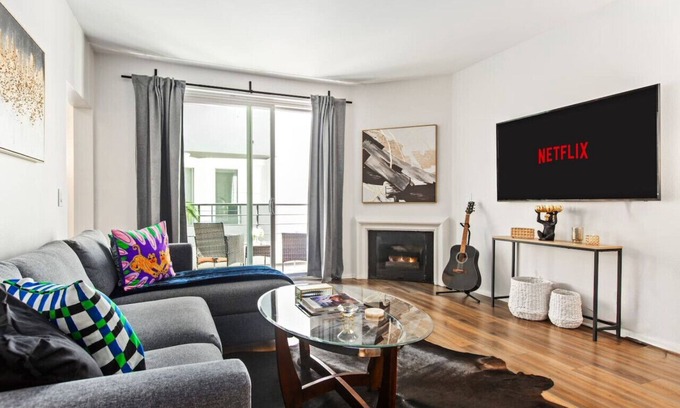 Del Rey Apartment | Cozy Oasis in Marina Del Rey