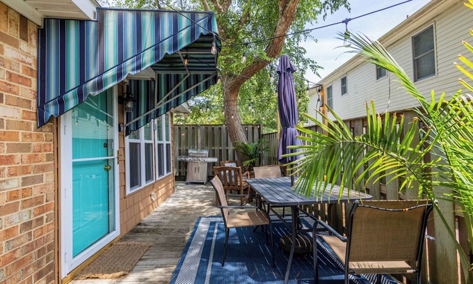 Northeast Virginia Beach House | Cozy Ocean Side Beach Cottage at Fantastic Location North End of Virginia Beach