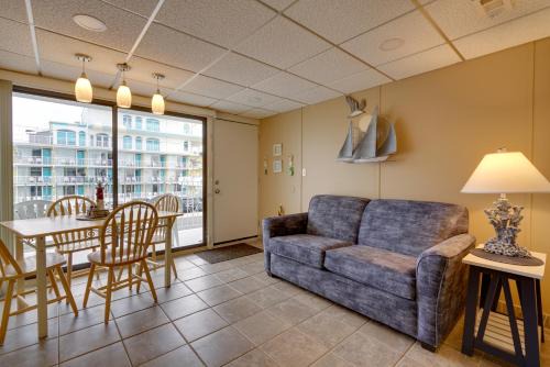 Wildwood Crest Apartment | Cozy Oceanfront Condo with Pool and Beach Access!