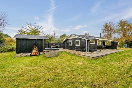 Elsegarde Strand House | Cozy Older House By Elsegårde Strand