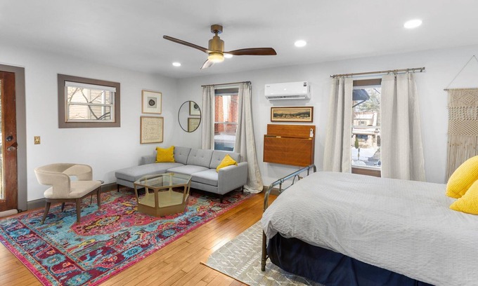 Hyde Park Apartment | Cozy on Kendall