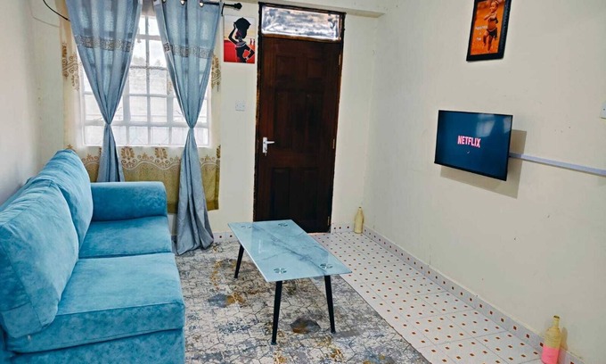 Nanyuki Apartment | Cozy one bedroom unit close to Chicken inn, pizza inn & 5mins to Nanyuki town
