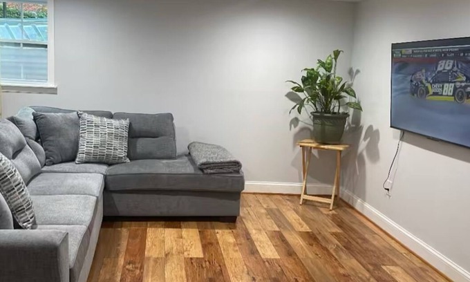 Wheaton-Glenmont Apartment | Cozy one bedroom apartment in charming Home in Silver Spring with WiFi