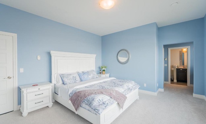 Southwest Mission House | Cozy one bedroom with private bathroom in Kelowna