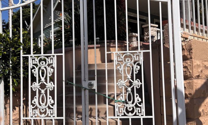 Downtown Riverside Apartment | Cozy one of a kind 1910 bungalow -Wifi private . All close to RCC and UCR>