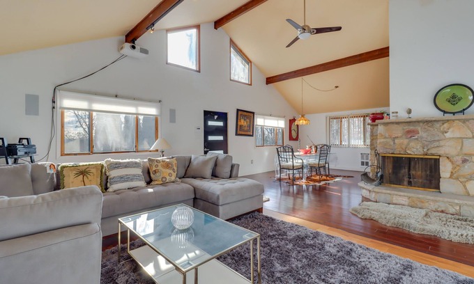 Effort House | Cozy Pennsylvania Home w/Pool Table & Pool Access