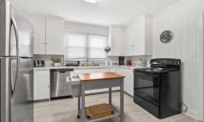 Ocean Drive House | Cozy, pet-friendly vacation rental home directly across the street from surf and sand!