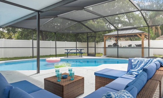Forest Hills House | Cozy, Pet-Friendly Tampa Home with Heated & Screened Pool - 4 miles to Adventure Island/Busch Garden