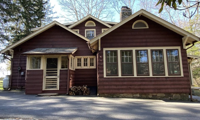Skytop House | Cozy Poconos Cottage on Skytop Property+access to many resort activities/dining