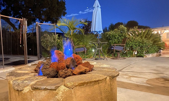 Ontario House | Cozy Poolhouse 1B1B Romantic Near Ontario Airport