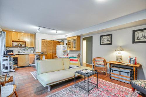 Markham Apartment | Cozy Portland Vacation Rental about 6 Mi to Downtown!