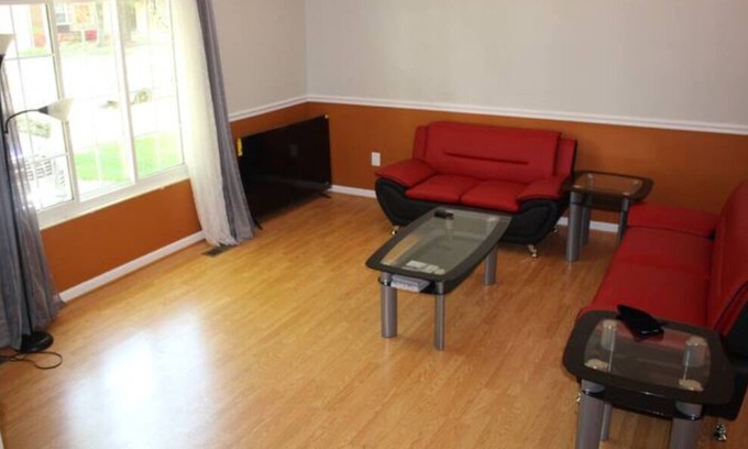 Springfield House | Cozy Posh 3BRs/3 Baths in spring field near Washington DC