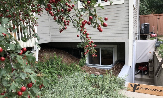 Newlands House | Cozy private basement apartment on North Boulder park