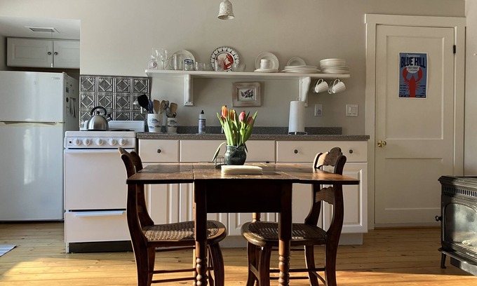 Blue Hill Cottage | Cozy, private cottage for two