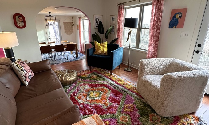 Gregory County House | Cozy & Private Home in Burke