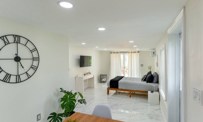 Davie Apartment | Cozy Private Studio by HardRock and Beaches