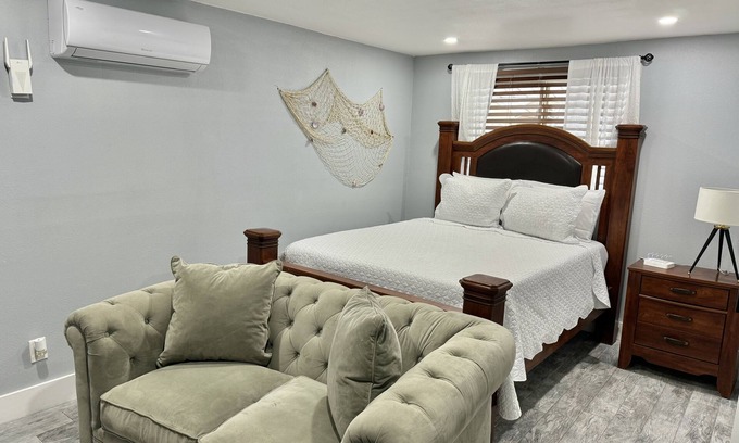 Egypt Lake-Leto Villa | Cozy + Queen Bed villa