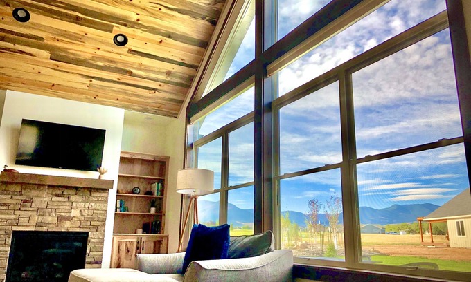 Red Lodge House | Cozy, Quiet Golf Course House close to skiing and hiking