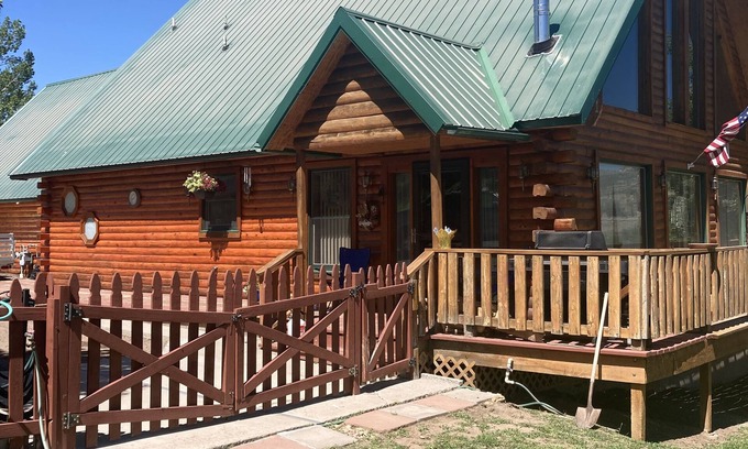 Collbran House | Cozy, Quiet Small Town Log Home. With Beautiful Mountain View.