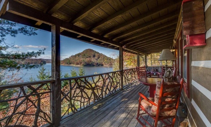 Cullowhee House | Cozy Real Log Cabin with Awesome Lake views