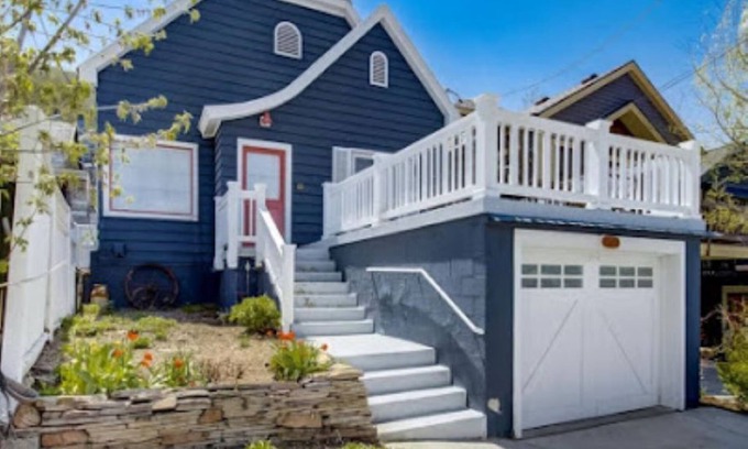 Park City House | Cozy remodeled home Walking distance to -ski-in/ski-out 50 yards Air-conditioned