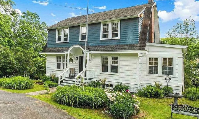 Oak Hill House | Cozy renovated home, ideal for skiing and hiking in Catskills