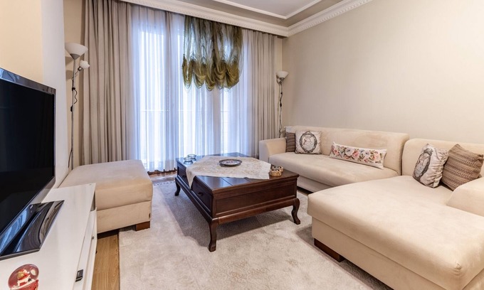 Esentepe Apartment | Cozy Retreat 2 min to Kanyon Mall