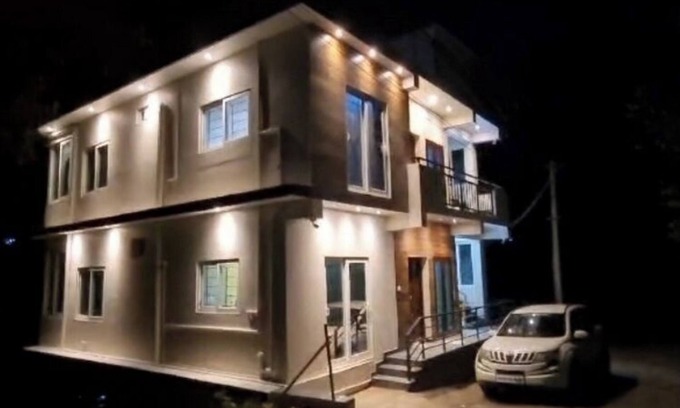 Vilpatti Apartment | Cozy retreat at MistyView 2BHK Apmt with amazing view with work ready wifi.