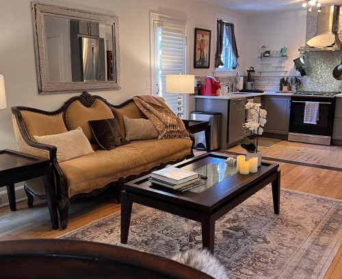 Green Hills Apartment | cozy retreat in upscale Green Hills in west Nashville
