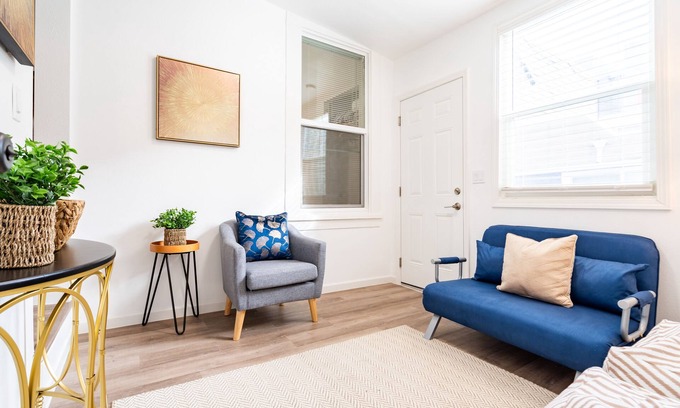 Somisspo Apartment | "Cozy Retreat; Near SoMa & Ferry Building"