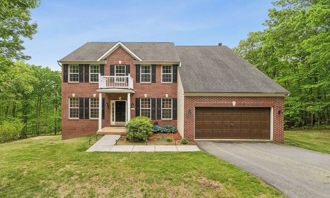 Fishers Hill House | Cozy retreat on Mountain Fall Parks for family and friends